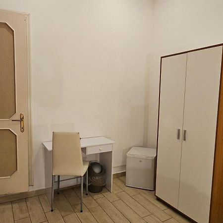 Hostel Josef Palermo Exteriör bild