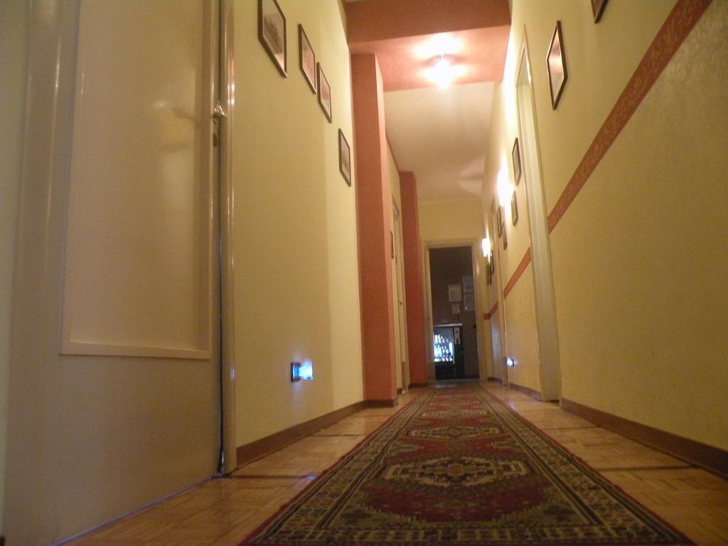 Hostel Josef Palermo Exteriör bild