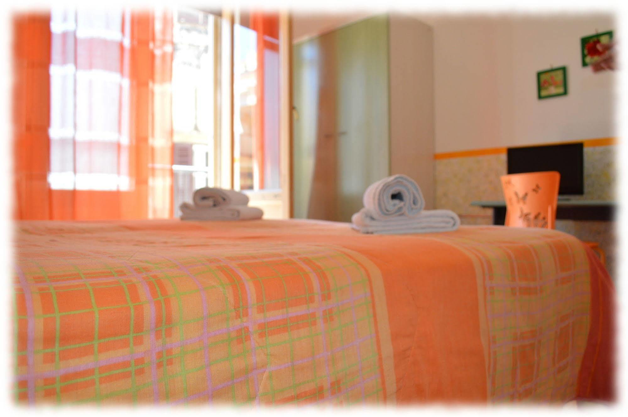 Hostel Josef Palermo Exteriör bild